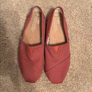 Tom’s, size 8, never worn
